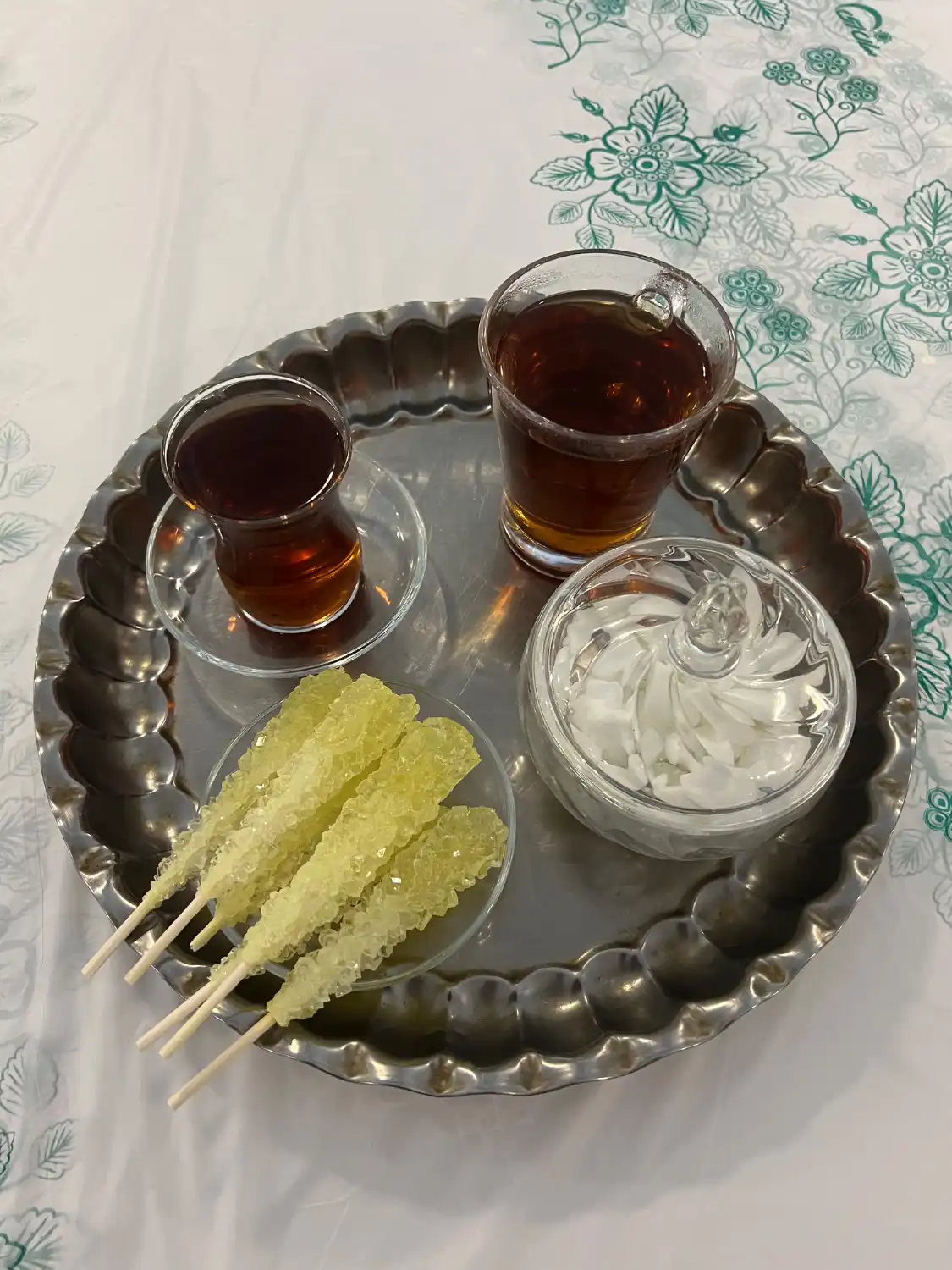چای با قند 